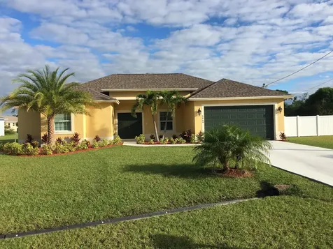 5866 NW Mesa Circle Port St Lucie FL 34986
