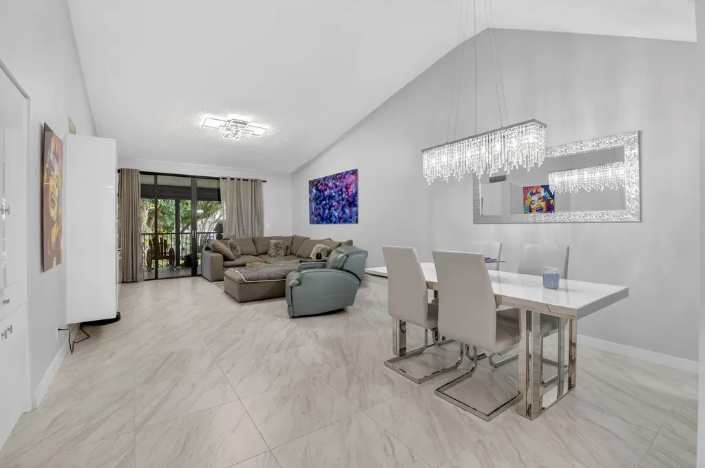 7563 Glendevon Lane Delray Beach FL 33446