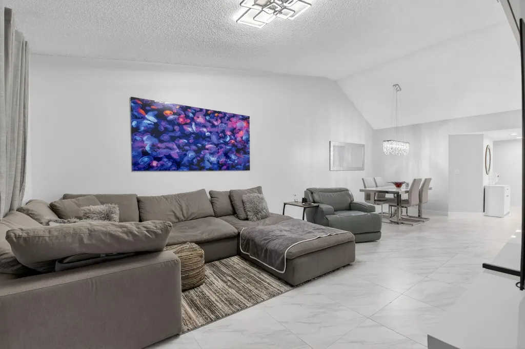 7563 Glendevon Lane Delray Beach FL 33446