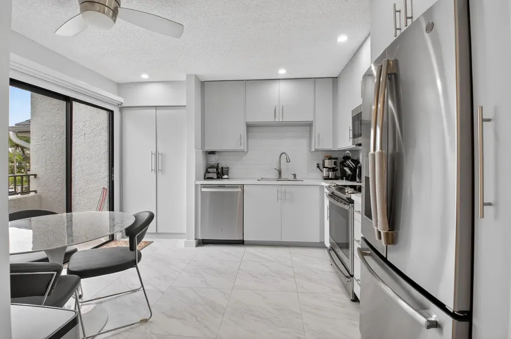 7563 Glendevon Lane Delray Beach FL 33446