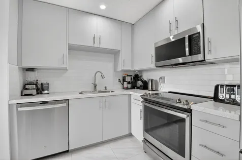 7563 Glendevon Lane Delray Beach FL 33446