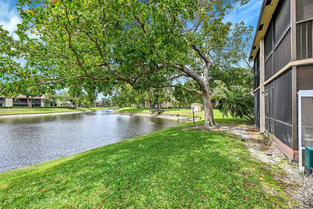 2297 SW 15th Street Deerfield Beach FL 33442
