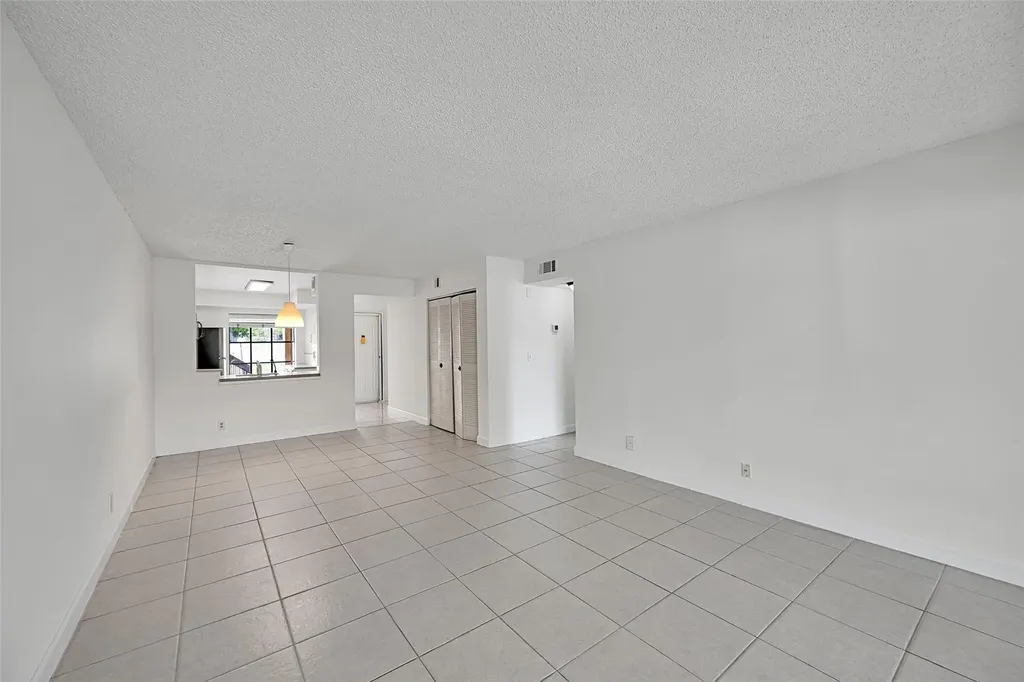 2297 SW 15th Street Deerfield Beach FL 33442