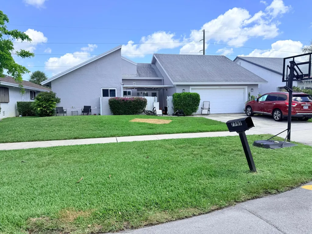 7797 San Marcos Place Boca Raton FL 33433