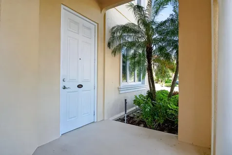 37 E Harbour Isle Drive Drive E Fort Pierce FL 34949
