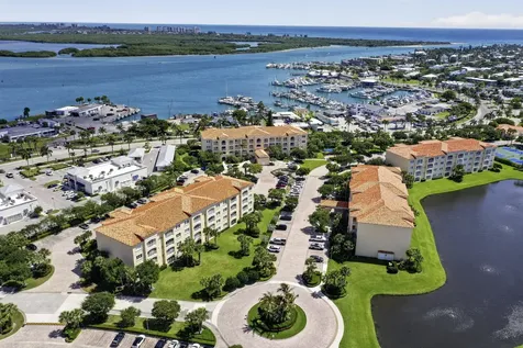 37 E Harbour Isle Drive Drive E Fort Pierce FL 34949