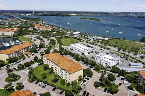 37 E Harbour Isle Drive Drive E Fort Pierce FL 34949
