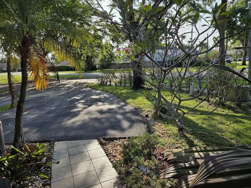 1888 SW 53rd Avenue Plantation FL 33317