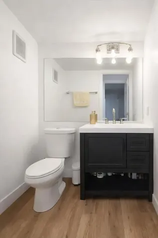 124 Oakridge Deerfield Beach FL 33442