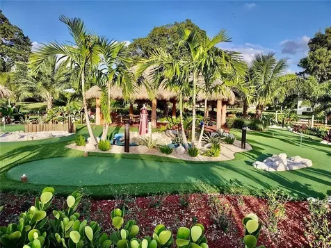 124 Oakridge Deerfield Beach FL 33442