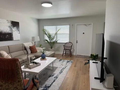 124 Oakridge Deerfield Beach FL 33442