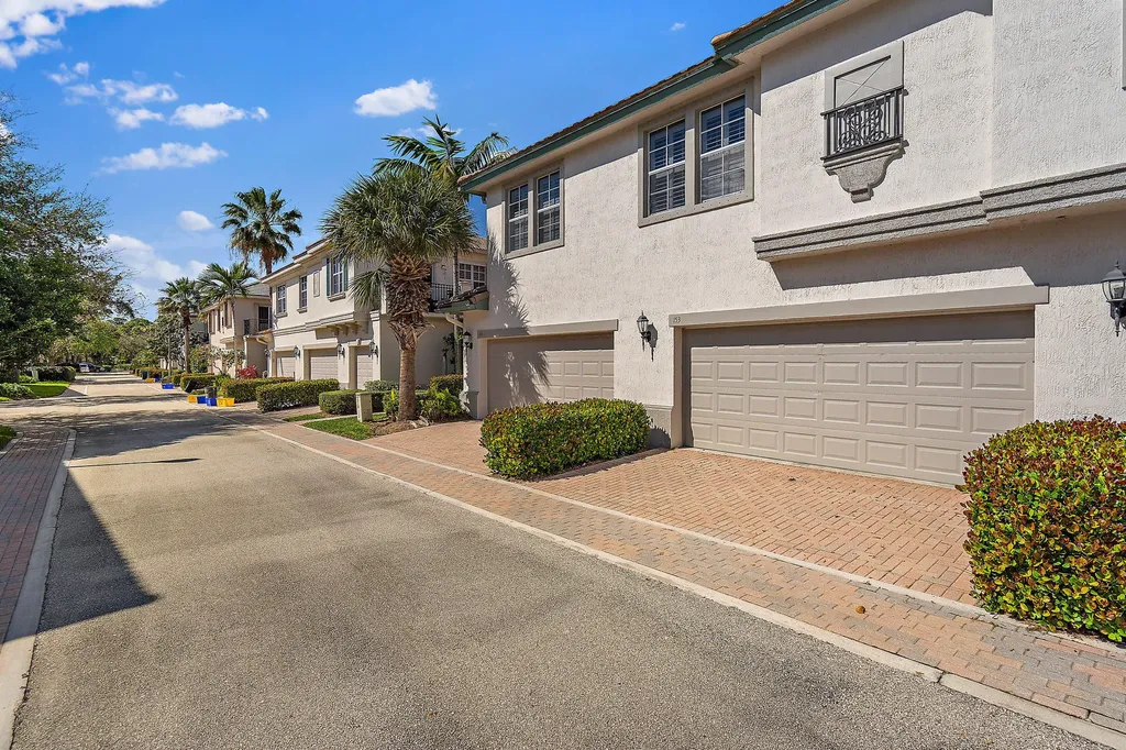 153 Evergrene Parkway Palm Beach Gardens FL 33410