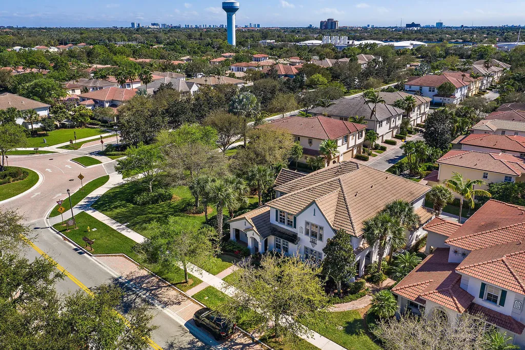 153 Evergrene Parkway Palm Beach Gardens FL 33410