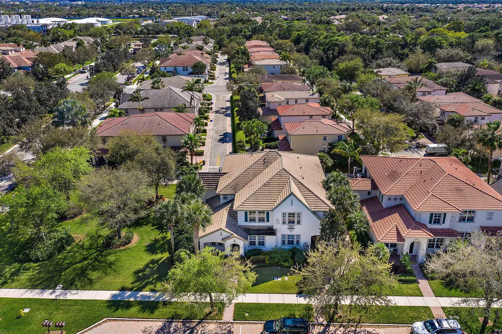 153 Evergrene Parkway Palm Beach Gardens FL 33410