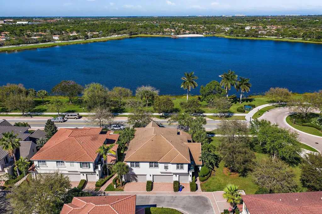 153 Evergrene Parkway Palm Beach Gardens FL 33410