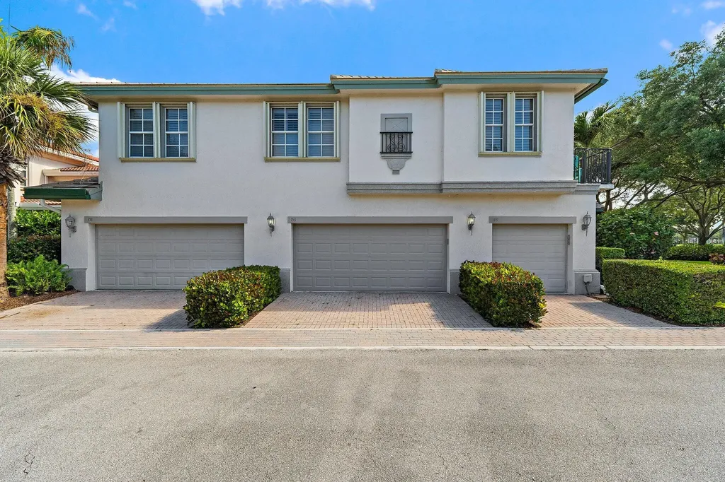 153 Evergrene Parkway Palm Beach Gardens FL 33410