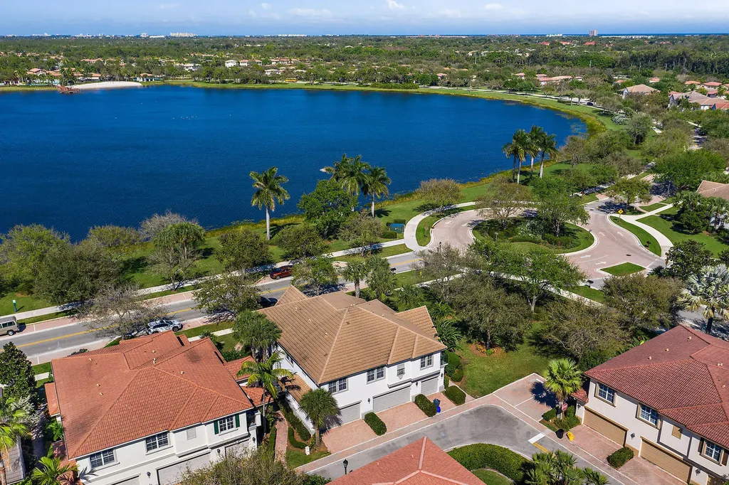 153 Evergrene Parkway Palm Beach Gardens FL 33410