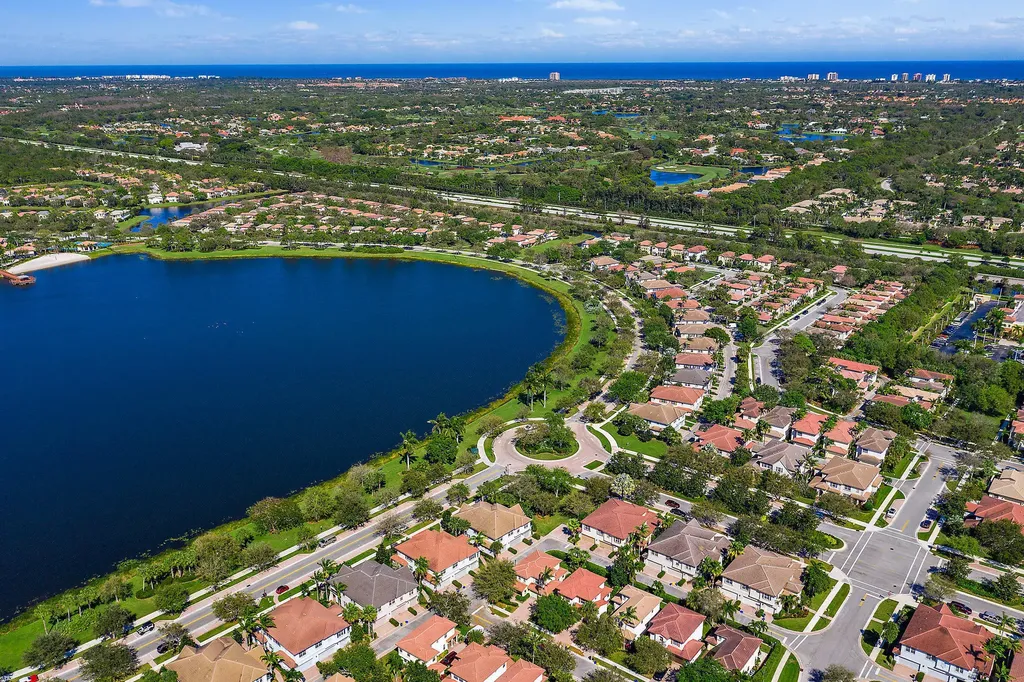 153 Evergrene Parkway Palm Beach Gardens FL 33410