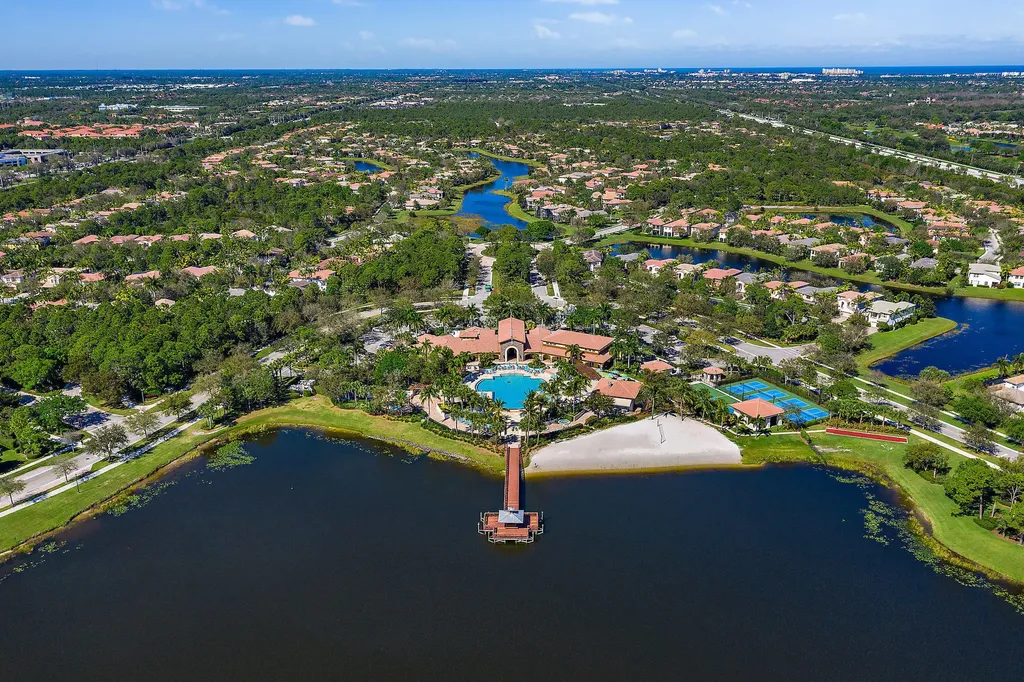 153 Evergrene Parkway Palm Beach Gardens FL 33410