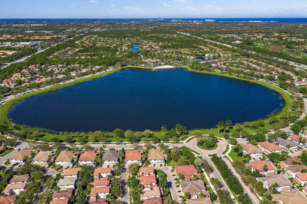 153 Evergrene Parkway Palm Beach Gardens FL 33410