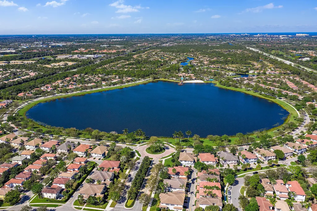 153 Evergrene Parkway Palm Beach Gardens FL 33410