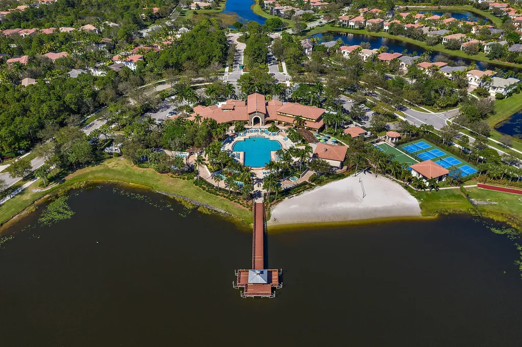 153 Evergrene Parkway Palm Beach Gardens FL 33410