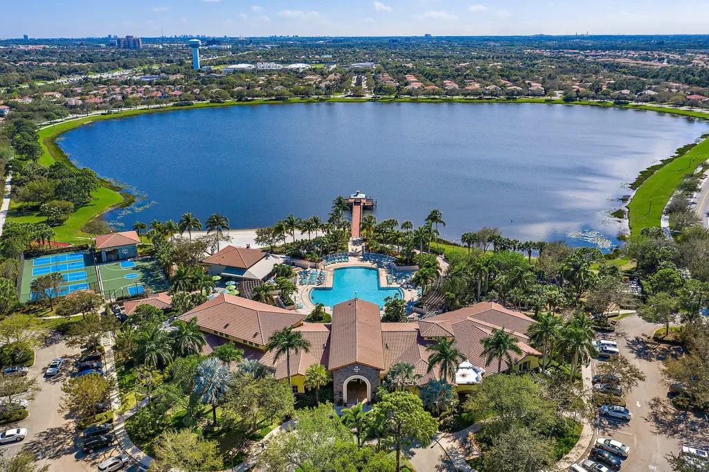 153 Evergrene Parkway Palm Beach Gardens FL 33410