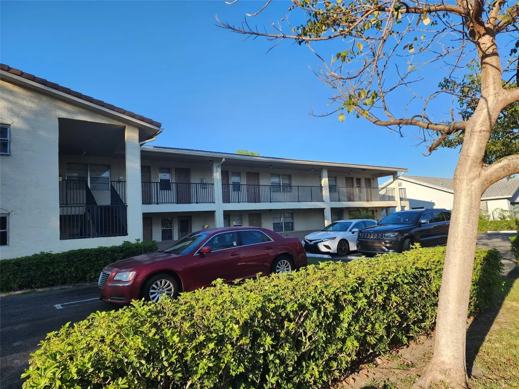 8705 NW 38th Drive Coral Springs FL 33065