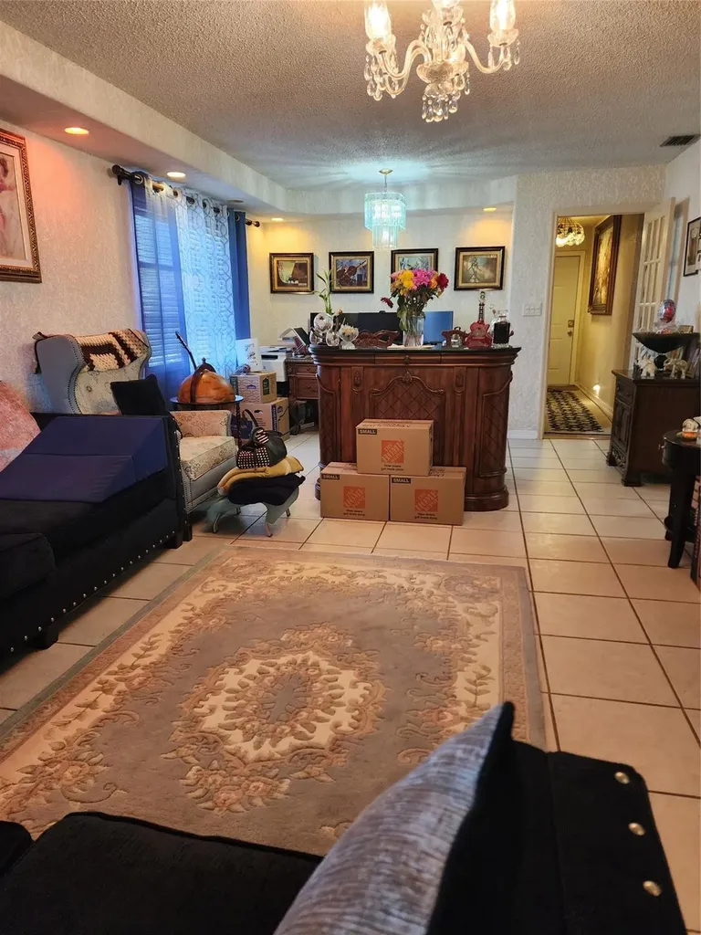 8705 NW 38th Drive Coral Springs FL 33065