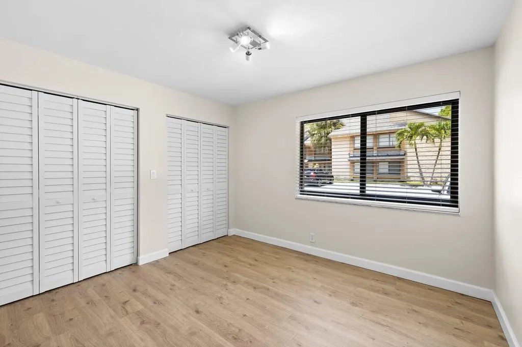 28 Wimbledon Lake Drive Plantation FL 33324