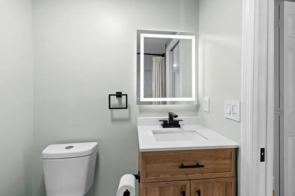 28 Wimbledon Lake Drive Plantation FL 33324