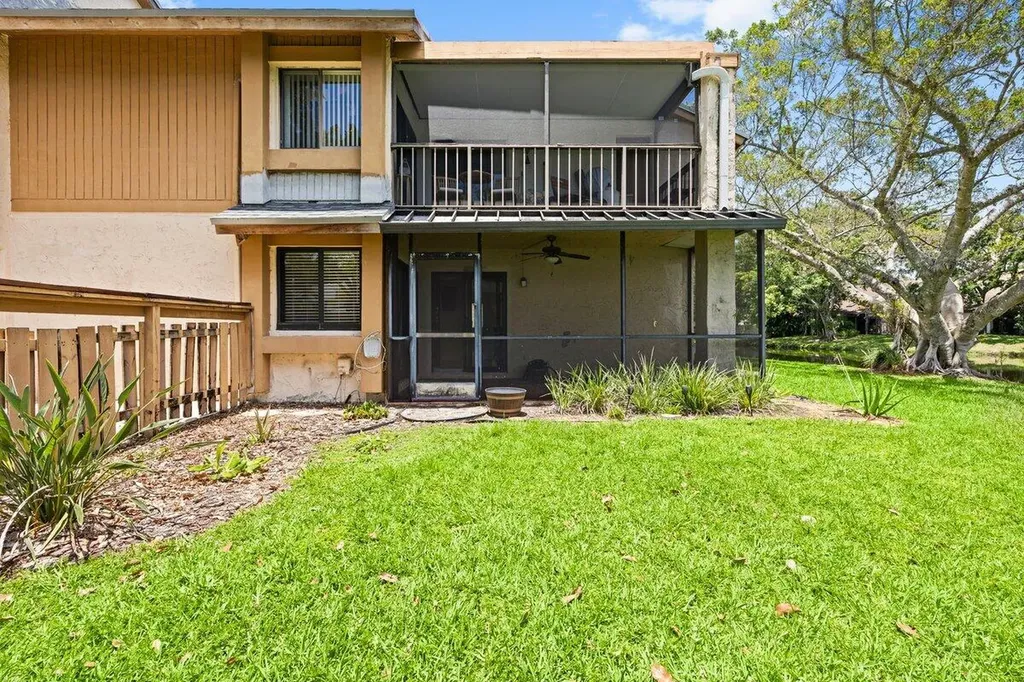 28 Wimbledon Lake Drive Plantation FL 33324