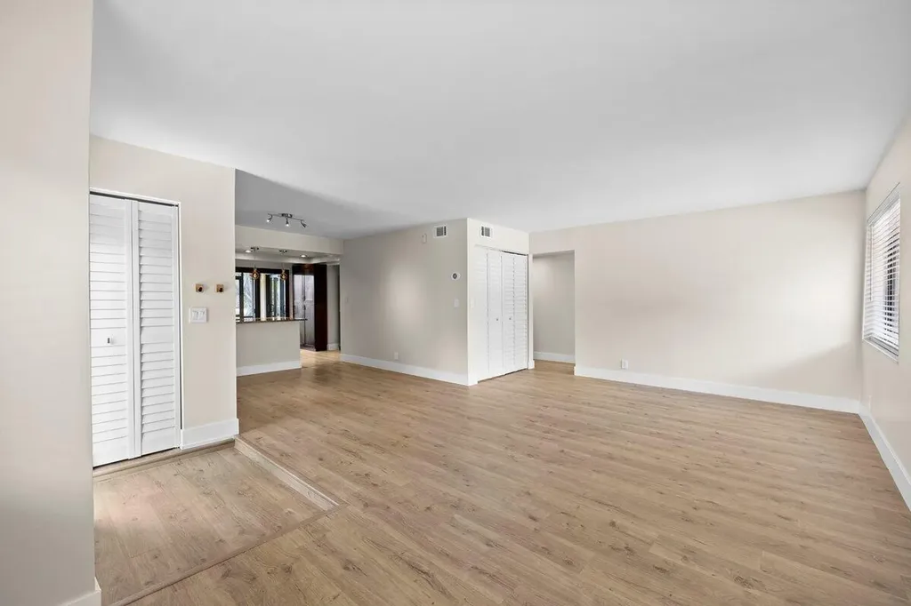 28 Wimbledon Lake Drive Plantation FL 33324
