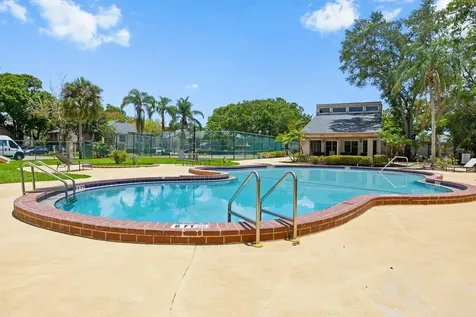28 Wimbledon Lake Drive Plantation FL 33324