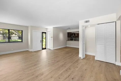 28 Wimbledon Lake Drive Plantation FL 33324