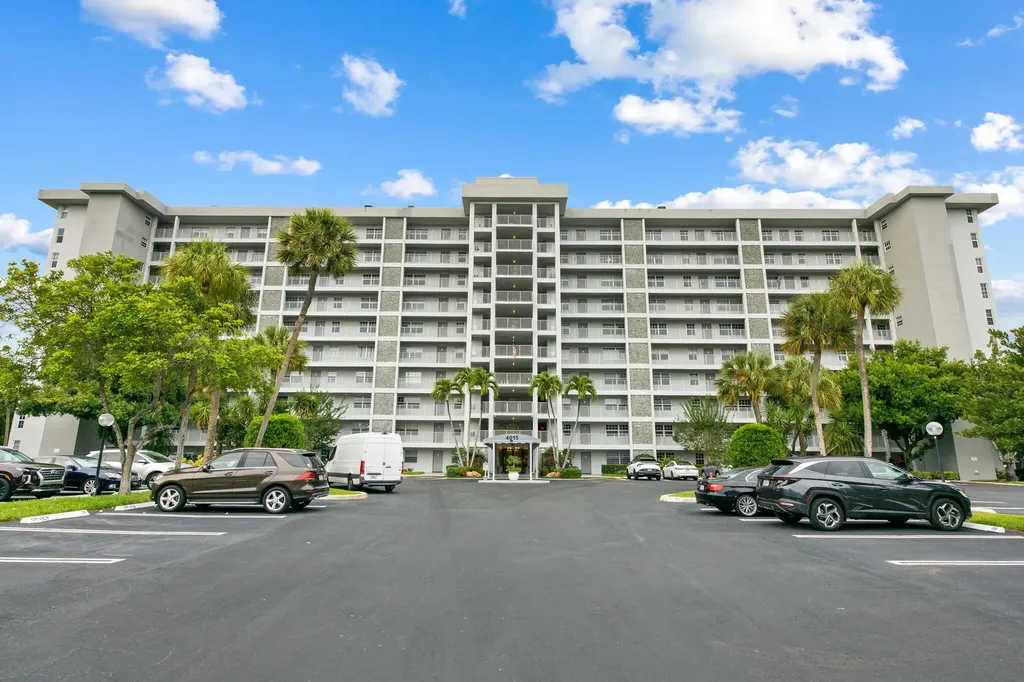 4015 W Palm Aire Drive Pompano Beach FL 33069