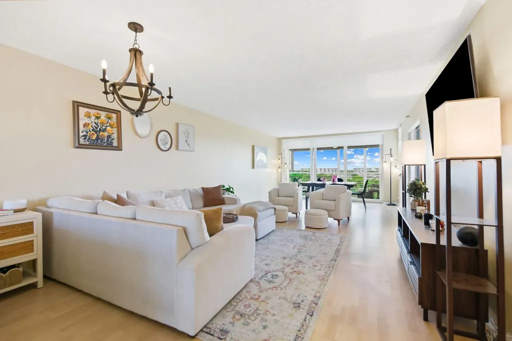 4015 W Palm Aire Drive Pompano Beach FL 33069