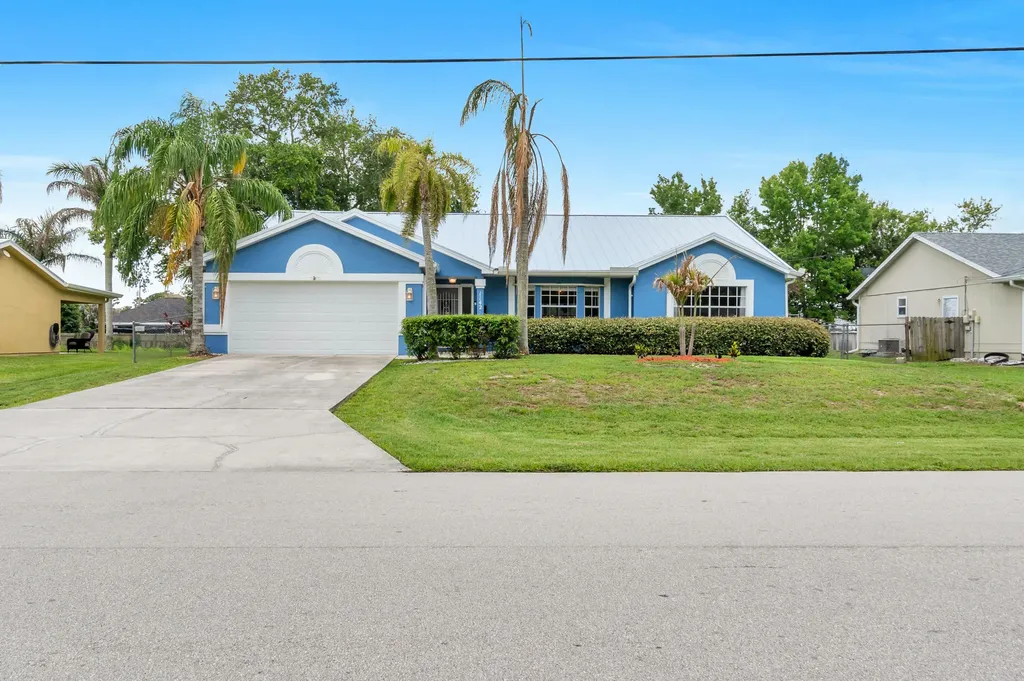 1142 SW Dalton Avenue Port St Lucie FL 34953