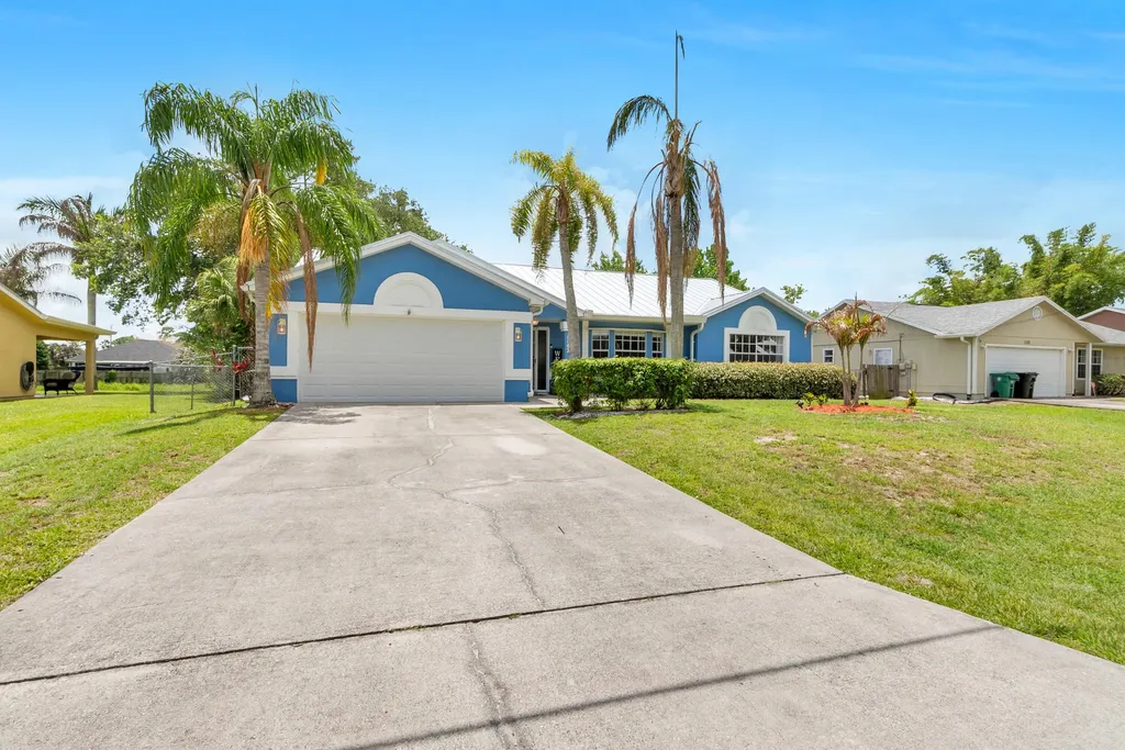 1142 SW Dalton Avenue Port St Lucie FL 34953