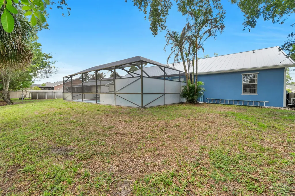 1142 SW Dalton Avenue Port St Lucie FL 34953