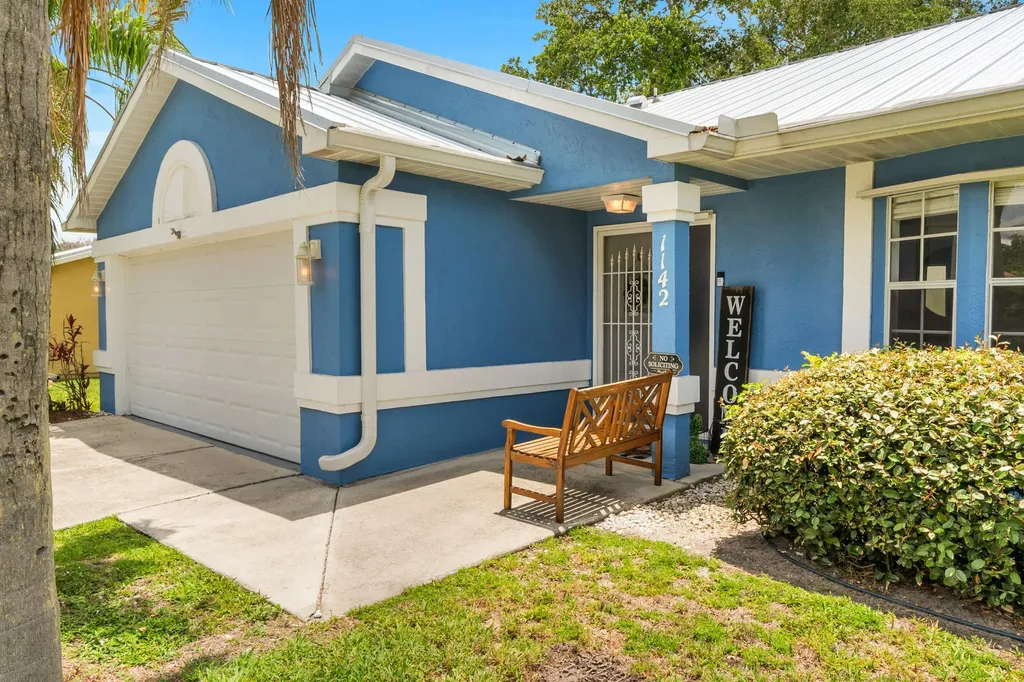 1142 SW Dalton Avenue Port St Lucie FL 34953