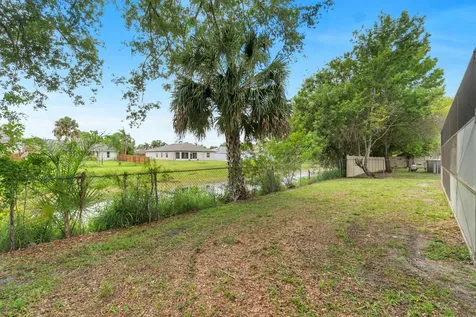 1142 SW Dalton Avenue Port St Lucie FL 34953