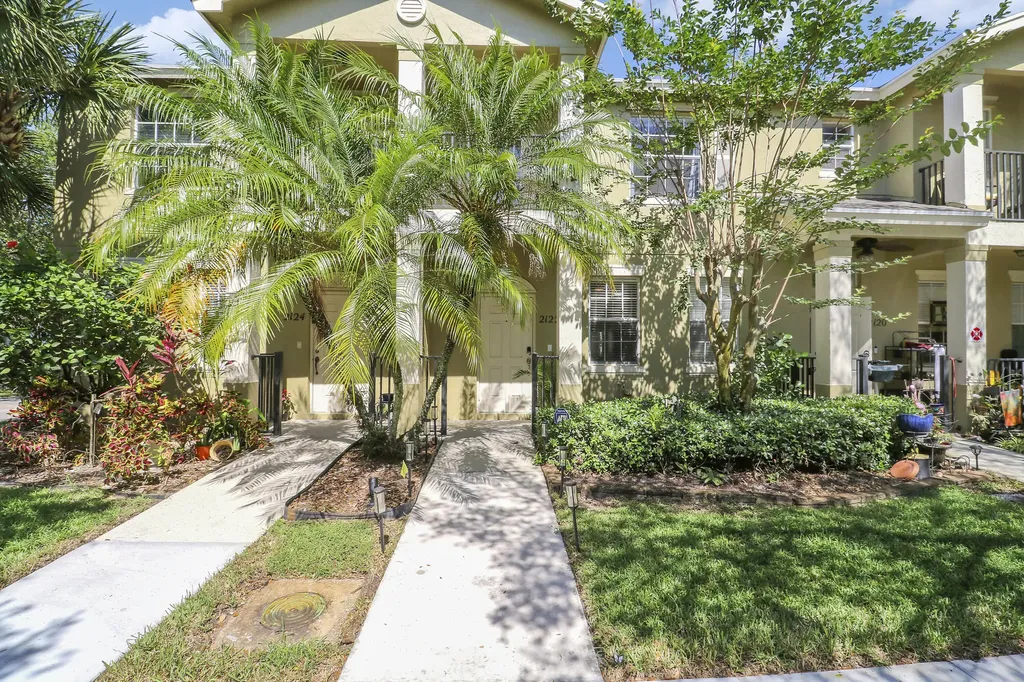 2122 SE Grand Drive Port St Lucie FL 34952