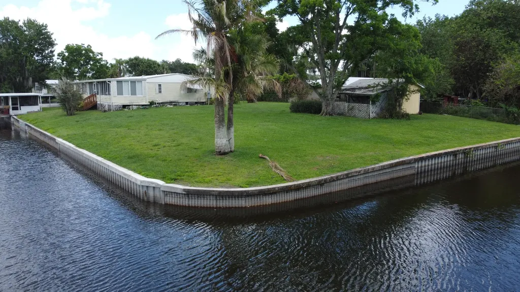 2809 SE 23rd Street Okeechobee FL 34974