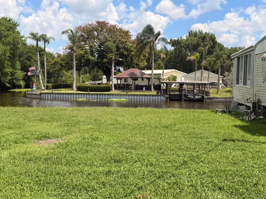 2809 SE 23rd Street Okeechobee FL 34974