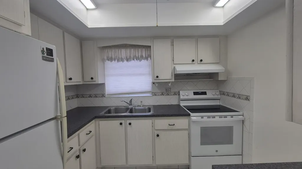2805 Crosley Drive E West Palm Beach FL 33415