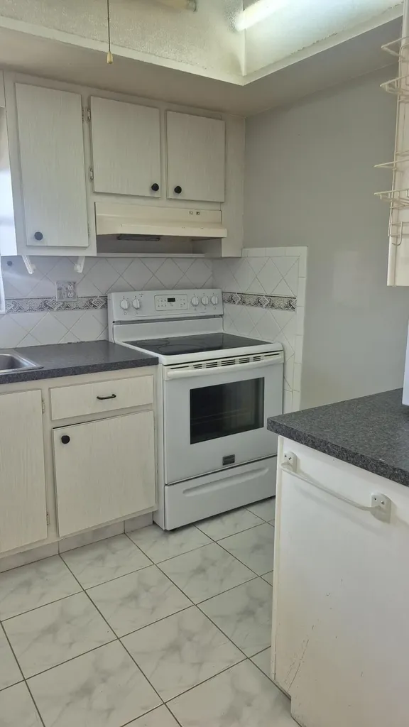 2805 Crosley Drive E West Palm Beach FL 33415