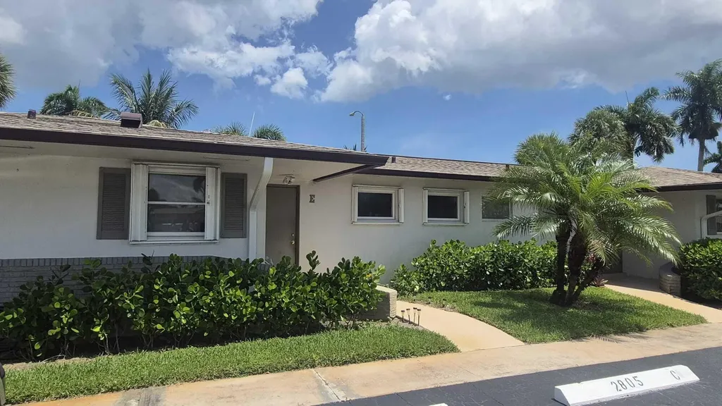 2805 Crosley Drive E West Palm Beach FL 33415