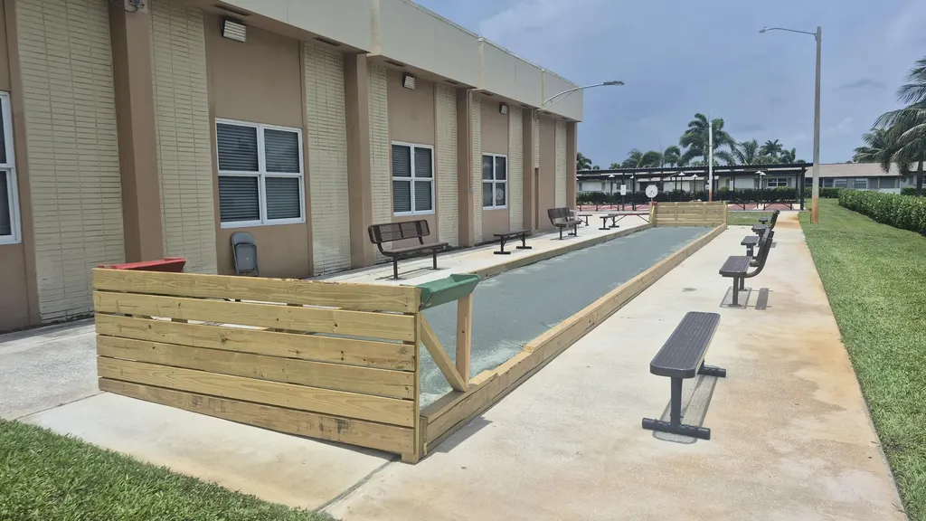 2805 Crosley Drive E West Palm Beach FL 33415