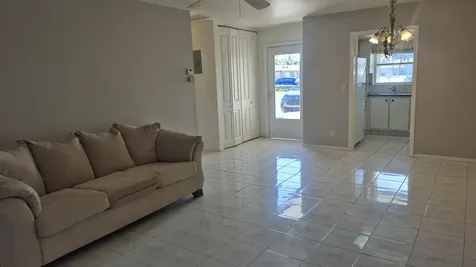 2805 Crosley Drive E West Palm Beach FL 33415